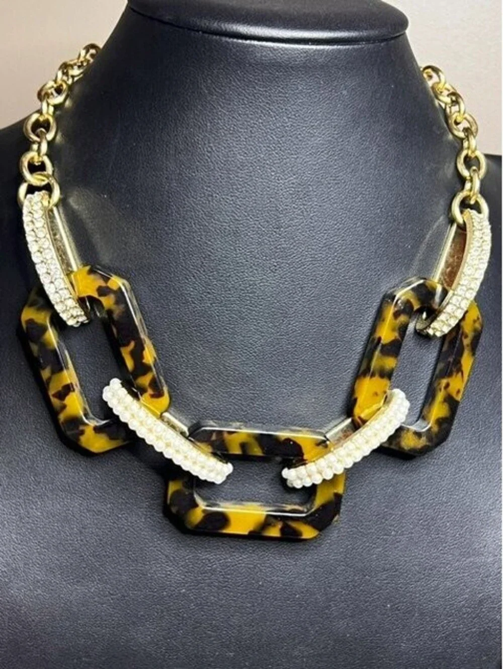 B6001 Ann Taylor Chunky Statement Necklace faux Tortoise Rhinestone 17-19